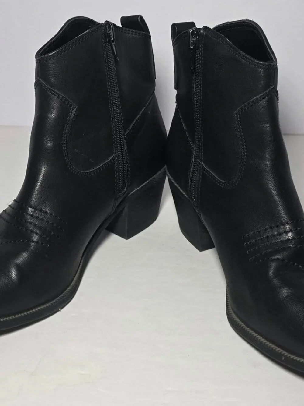 Style & Co Womens Black Zippered Ankle Boots Size 5.5M